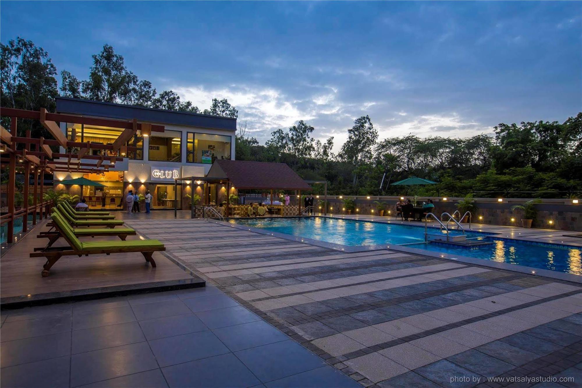 Vits Shalimar, Ankleshwar Hotel Exterior foto