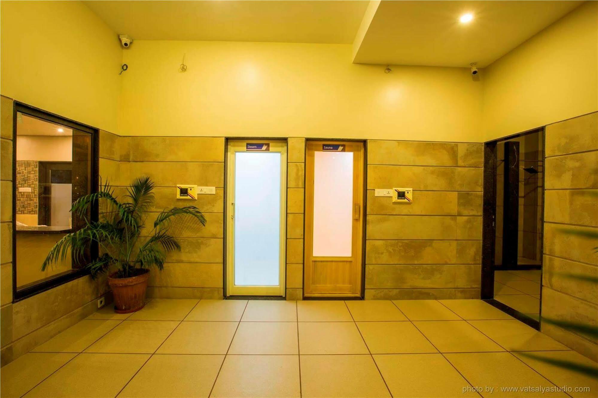 Vits Shalimar, Ankleshwar Hotel Exterior foto