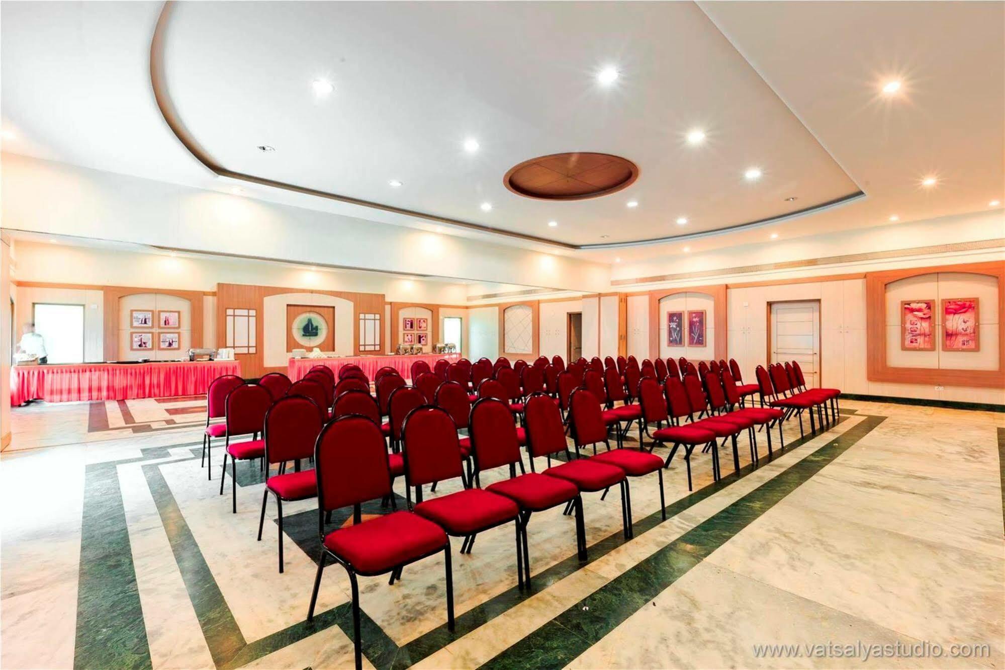 Vits Shalimar, Ankleshwar Hotel Exterior foto