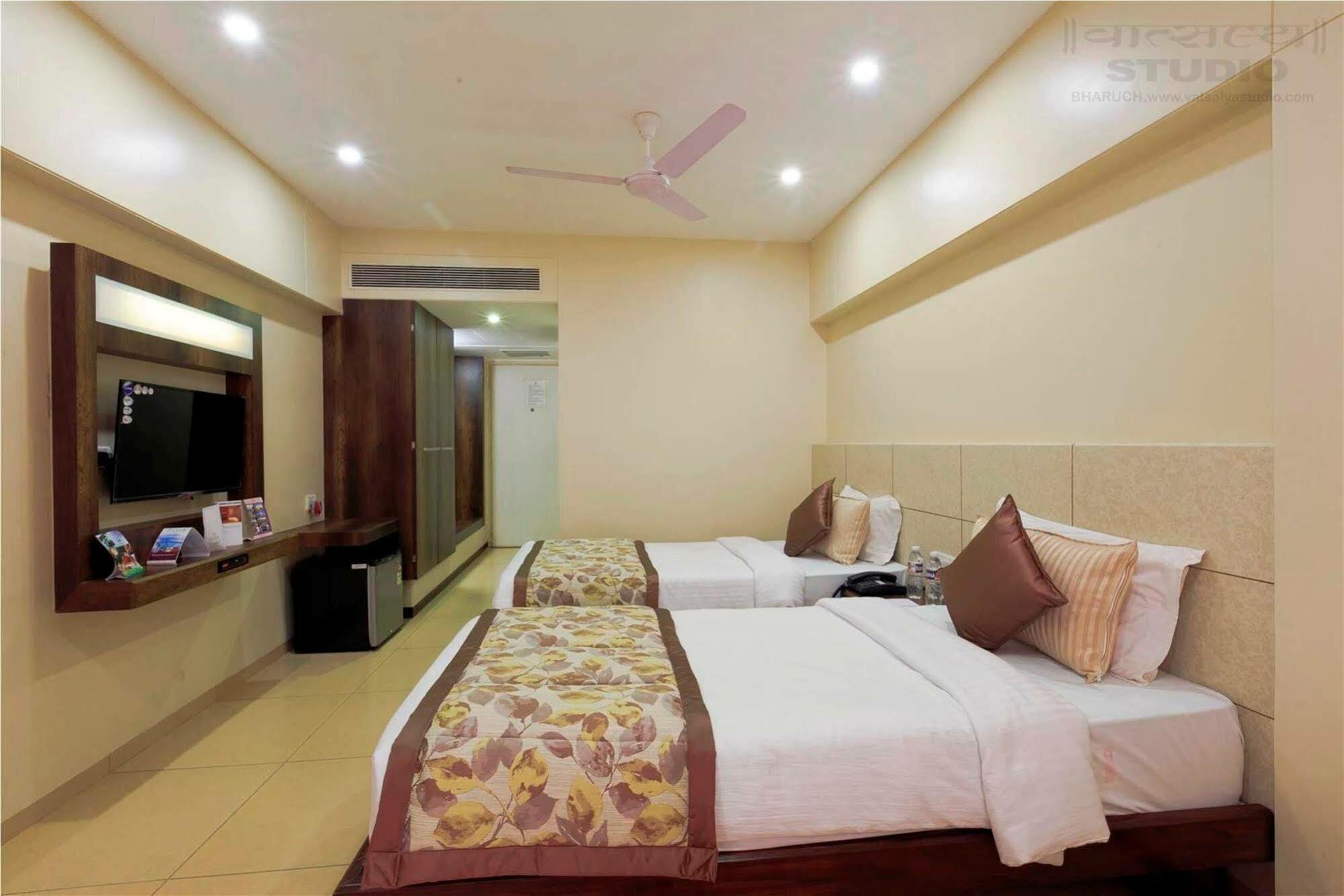 Vits Shalimar, Ankleshwar Hotel Exterior foto