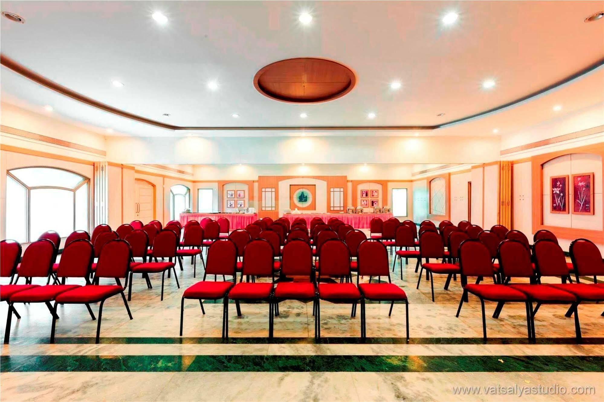 Vits Shalimar, Ankleshwar Hotel Exterior foto