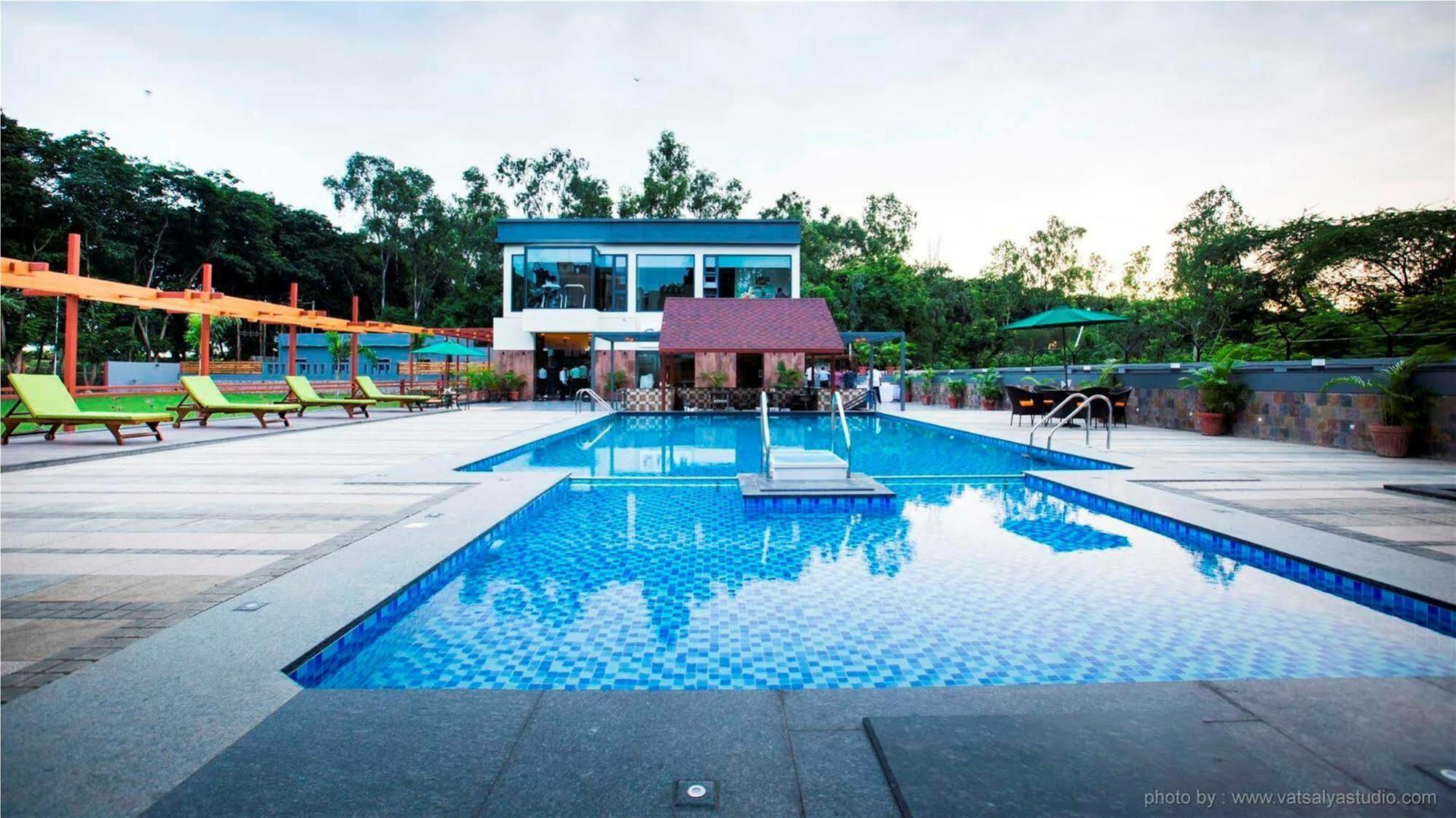 Vits Shalimar, Ankleshwar Hotel Exterior foto